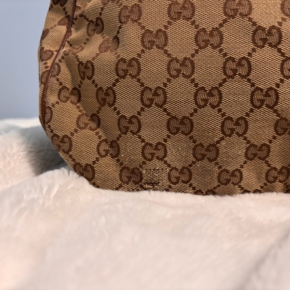 Gucci
Gucci Beige/Brown Canvas and Leather Bamboo Handle Top Handle Bag - Picture 5 of 9